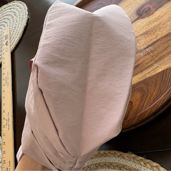 Lululemon Crossbody Handbag Never used, only stored - Picture 8 of 14